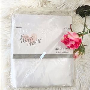 🆕New with tags Satin Like table cover white 82”